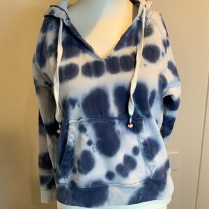 J. Crew Blue and White Tie Dye Hoodie With Front Pocket Size S